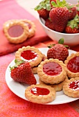 Strawberry tartlets with jam