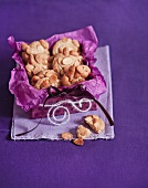 Kekse mit gerösteten Erdnüssen zum Verschenken