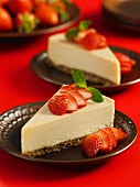 Cashew cheesecake with strawberries