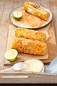 Spicy corn cobs with mayonnaise, parmesan and chilli