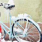 Winterstimmung - Fahrrad mit Eiszapfen