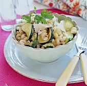 Pasta spirals with courgettes and parmesan
