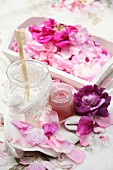 Homemade rose honey for healing wounds caused by infections in the mouth and throat
