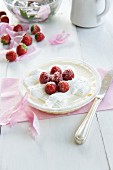 Cream vanilla pudding with strawberries