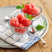 Strawberry sorbet with fresh mint