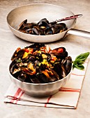 Mussels with almonds and lemon zest