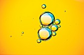 Air bubbles in yellow liquid
