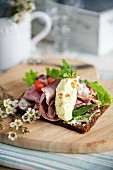 Cold roast beef on wholemeal rye bread