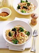 Creamy linguine with ham, lemon and broccoli