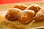 Gebackene Mäuse (deep fried yeast dough cakes)