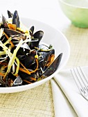 Mussels with spring onions and carrots