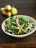 Autumnal salad with pear, blue cheese and nuts