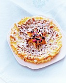 Tarte mit gehackten Dragees