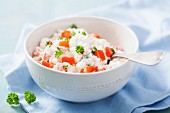 Cottage cheese with tomatoes, garlic and olive oil