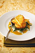 Corn-fed chicken escalope in a potato coating with spinach and apple curry sauce