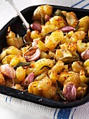 Oven-roasted potatoes with garlic and sage