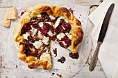 Quiche with radicchio and cheese
