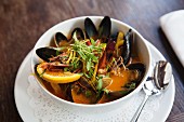 Mussel stew with oranges