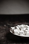 Selbstgemachte Marshmallows mit Puderzucker