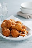 Arancini di riso (rice dumplings with a meat filling, Italy)