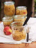 Apple chutney with cardamom and chilli