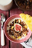 Muesli with figs, pineapple and nuts