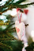 Heart-shaped Christmas tree decoration