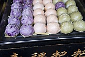 Sweet rice cakes with sesame seeds (Lijiang, China)