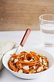 Spaghetti with goat's cheese and walnuts