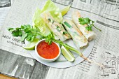 Reispapierröllchen mit Gemüsefüllung (Thailand)