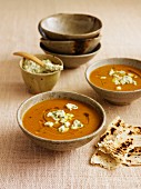 Spicy pumpkin soup with coconut chutney (India)