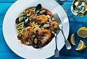 Linguine with prawns and mussels