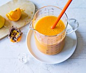 A persimmon and carrots smoothie