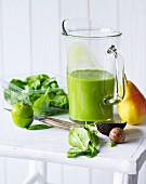 Popeyes Darling: a smoothie made with spinach, avocado, pear and grapes