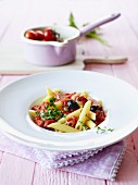 Penne with tomaotes, tuna and olives