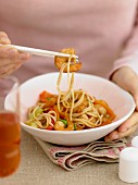 Prawns with oriental noodles