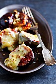 Baked figs with spices and brie