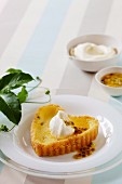 Passion fruit tartlets with cream