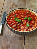 Tomato tart with almonds