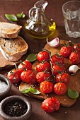Zutaten für Bruschetta mit gebratenen Tomaten