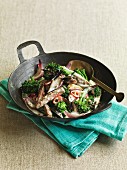 Stir-fried beef with broccoli and onions