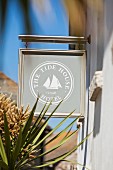 Hinweisschild des The Tide House Hotel in St. Ives (Cornwall, England)