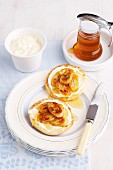Roll with fried banana, ricotta and honey