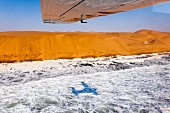 Sanddünen an Namibias Atlanktikküste in der Namib-Wüste, Naukluft-Nationalpark, Namibia, Afrika