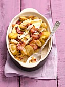 Potato bake with bacon, onion and Camembert