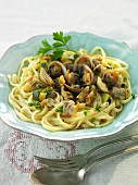 Tagliatelle with clams and parsley
