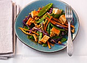 Vegetable salad with tofu, ginger and a chilli dressing