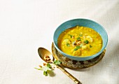 Oriental potato soup with cauliflower and lentils