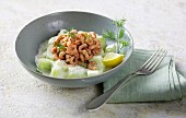 Fried shrimps with steamed cucumber and soya cream