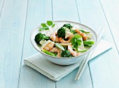 Green Thai curry with prawns and rice